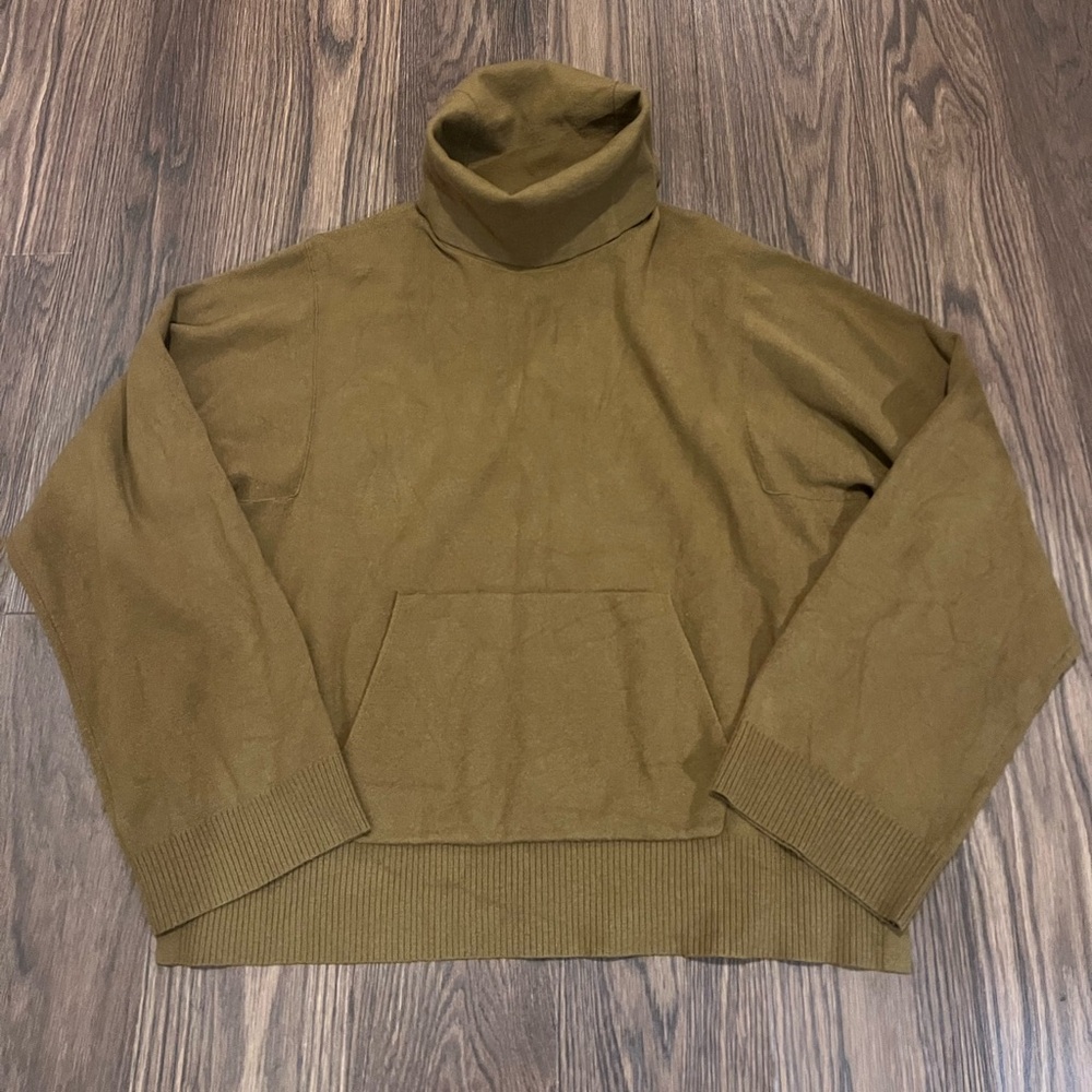 Olive Banana Republic Kangaroo Pocket turtleneck